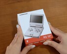 De Anbernic RG SP wordt geleverd in een nieuw ontworpen verkoopverpakking.