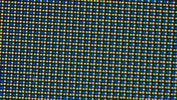 Het OLED-beeldscherm gebruikt een RGGB sub-pixelmatrix die uit één rode, één blauwe en twee groene LED's bestaat.