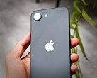 Net als de afgebeelde iPhone 16e biedt de Apple iPhone 17e mogelijk slechts één camera aan de achterkant