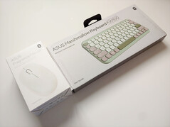 Voorkant verpakking. (Afbeeldingsbron: Notebookcheck)