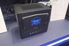 De vloeistofgekoelde Minisforum AtomMan X7 Pt is de nieuwste toevoeging aan de high-end AtomMan familie van mini-pc's. (Bron: PC Watch)