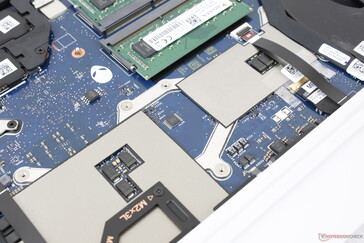 Processors zitten aan de andere kant van het moederbord