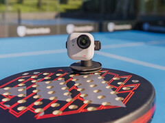 De Insta360 Go Ultra is verkrijgbaar in twee lanceringskleuren. (Afbeeldingsbron: Insta360)