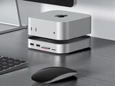 De nieuwe dockingoplossing van Ugreen creëert het effect dat de Mac zweeft. (Afbeeldingsbron: Ugreen)