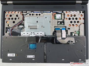 Componenten onder het toetsenbord (WLAN/WWAN, 2x SODIMM, 1x M.2-2280 PCIe 4.0 x4)