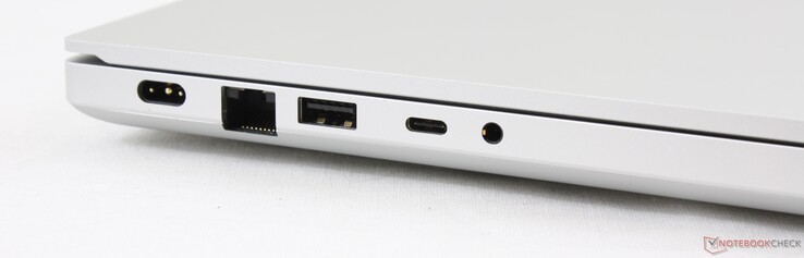 Links: AC-voeding, Gigabit RJ-45, USB 3.1 Gen. 1 Type-A, USB 3.2 Gen. 2 Type-C, 3.5-mm combo-audio