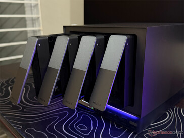 De vier SATA-schijfsleuven zijn gemakkelijk toegankelijk