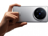 De X300 en X300 Pro zijn Vivo's volgende X-serie toestellen na de X200 Ultra, op de foto. (Afbeeldingsbron: Vivo)