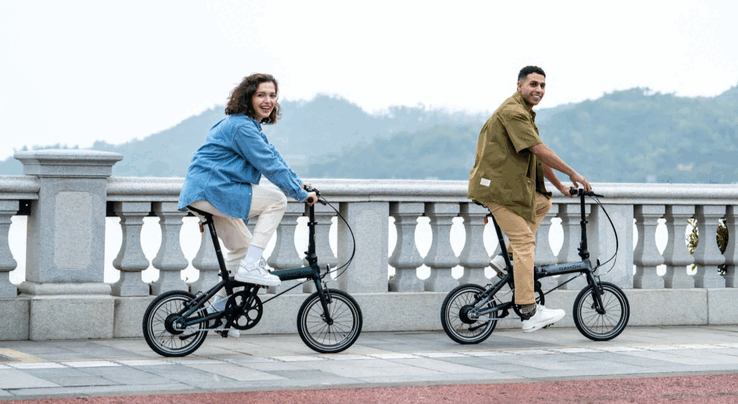 De Dahon K-Feather e-bike heeft een 120 Wh batterij en levert een maximaal ondersteuningsbereik van 40 km (24,85 mijl) (Afbeelding bron: Dahon)