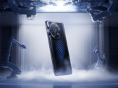 De OnePlus 11 Concept verpakt in een complete actieve vloeistofkoeling. (Afbeelding Bron: OnePlus)