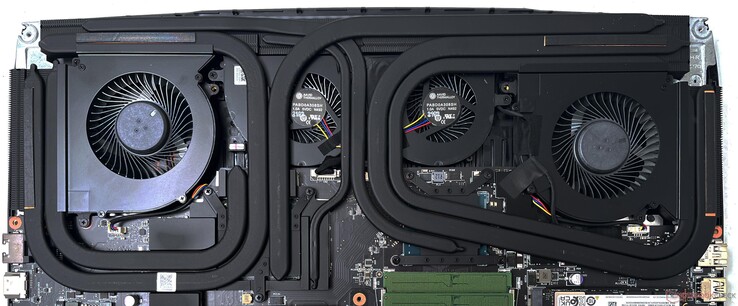 MSI Cooler Boost Titan maakt gebruik van een vier-fan zeven-heatpipe koelsysteem