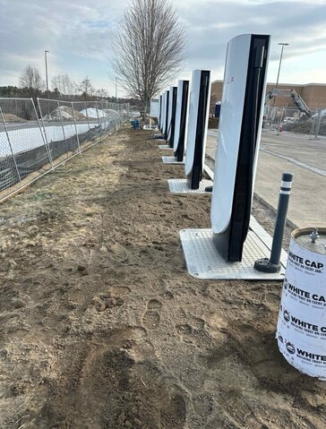 Eerste Superchargers geïnstalleerd zonder beton te storten zijn in Hooksett, NH