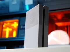 BoxPlates dekselontwerp in zilver en zwarte afwerking (Afbeelding bron: Devyn Johnston/YouTube)