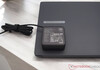 Asus ExpertBook B1 met voeding