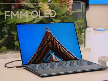 Enkele hoogtepunten van de stand van TCL CSOT op MWC 2025. (Bron: Notebookcheck)
