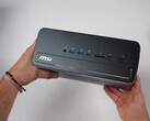 De MSI Pro Max Edge AI Mini PC heeft aan de voorkant veel aansluitingen.