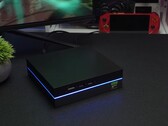 Yohris mini gaming PC met poorten aan de voorkant en LED-lichtstrip (Afbeelding bron: ETA PRIME/YouTube)