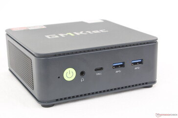 Voorkant: Aan/uit-knop, 3,5 mm headset, USB-C 3.2 w/ Power Delivery + DisplayPort, 2x USB-A 3.2 Gen. 2