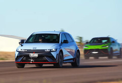 De Hyundai Ioniq 5 N versloeg met gemak de Lamborghini Urus en de andere ICE-auto&#039;s in CarExperts&#039; drag and roll races. (Afbeelding bron: CarExpert op YouTube - screenshot)