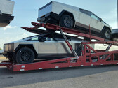 Cybertrucks worden verscheept (afbeelding: bumpty/Reddit)