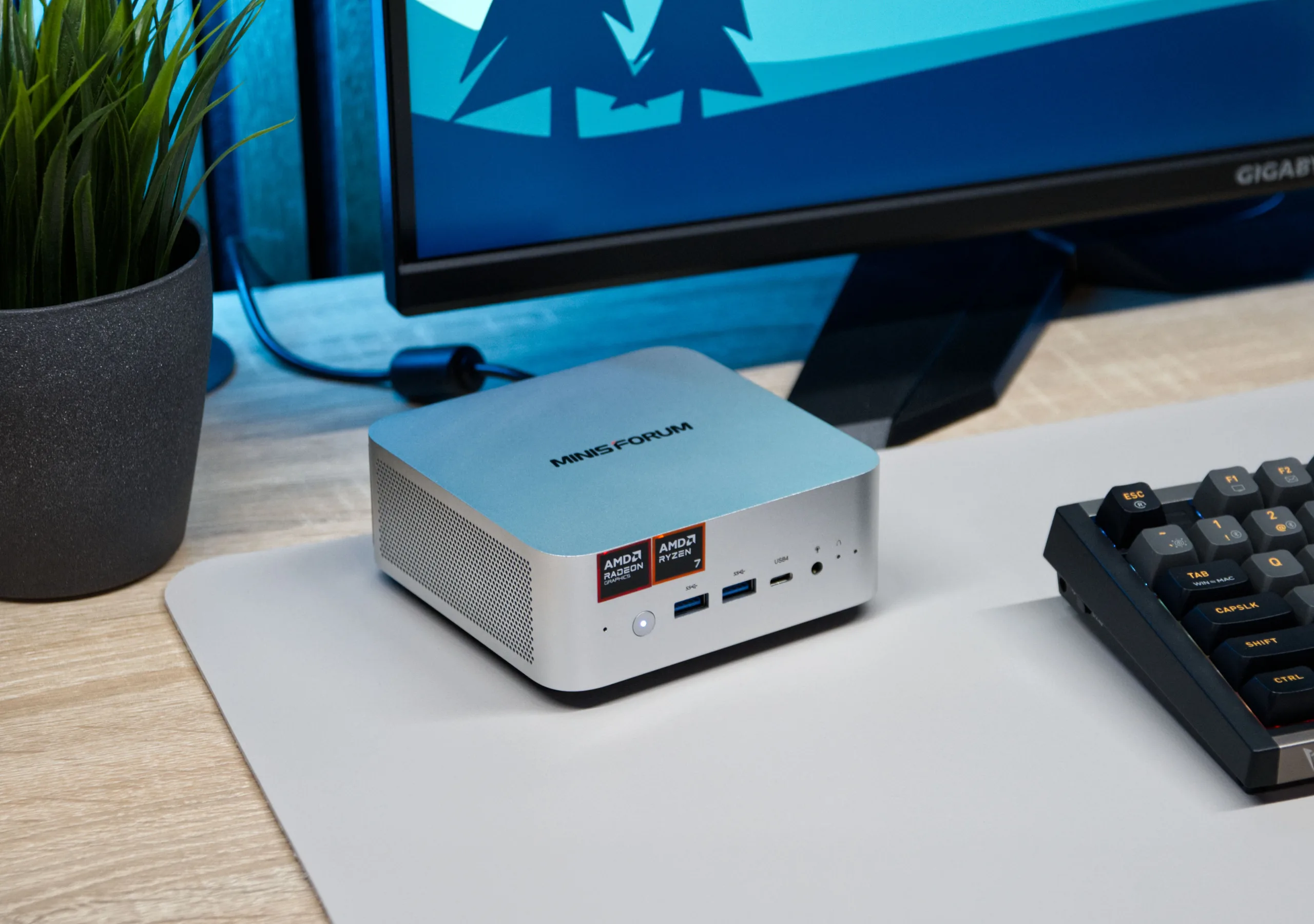 Minisforum AI X1 begint goedkoop: Mini-pc met AMD Ryzen 7 255 en